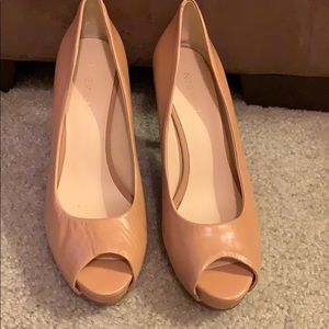 Nine West Open toe tan pumps Size 9